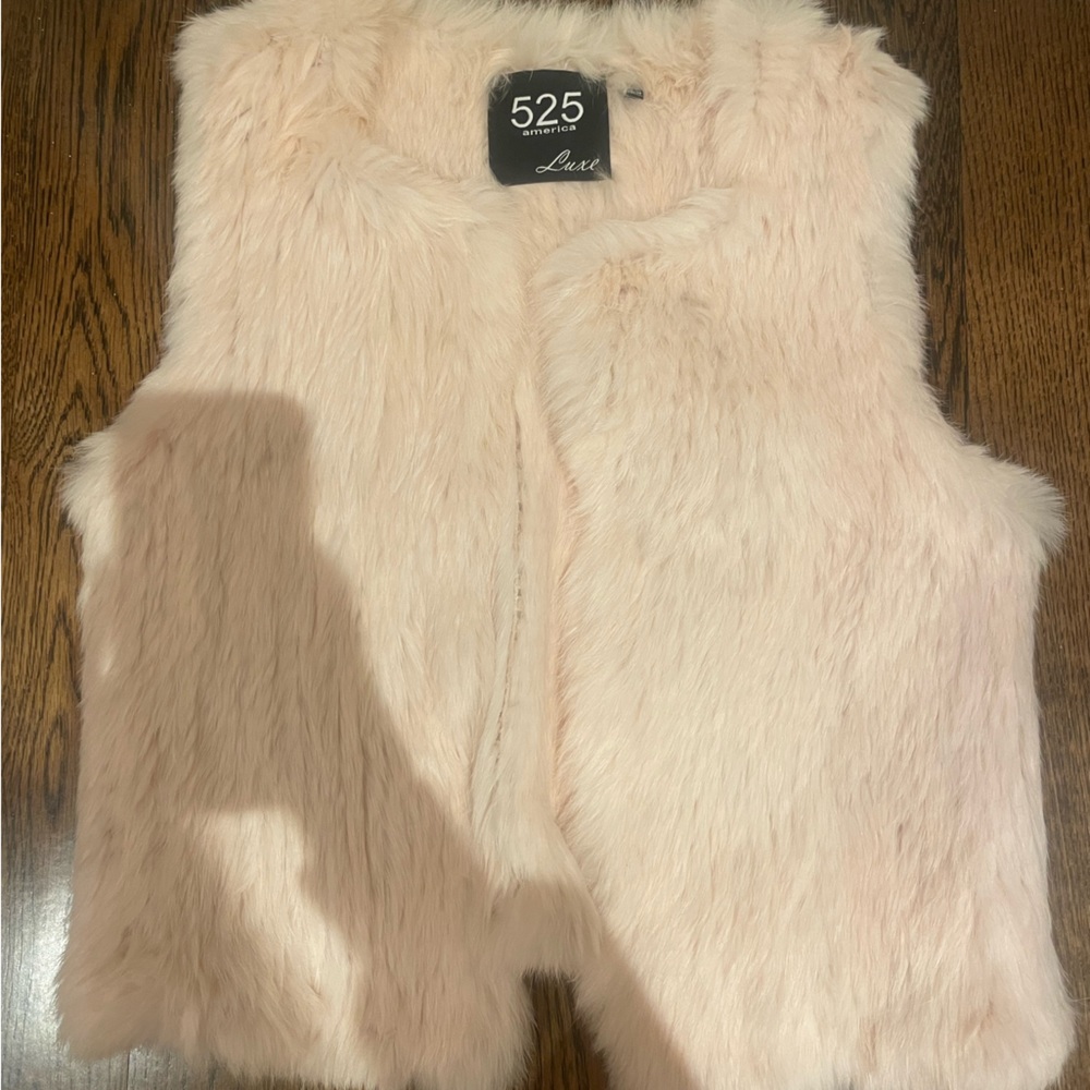 Fur light pink vest